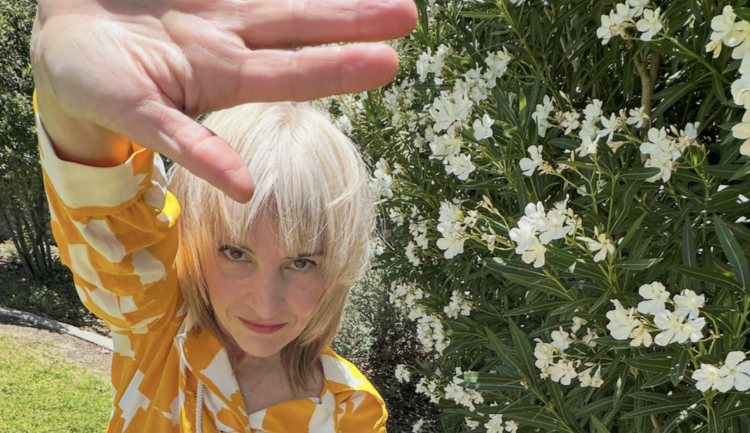 WATCH: Elaine Walker Blends Science Fiction and Microtonal Music on New ‘MACROCHIP’ Mini-Movie Album WATCH: Elaine Walker Blends Science Fiction and Microtonal Music on New ‘MACROCHIP’ Mini-Movie Album