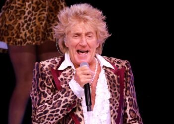 Rod Stewart Cancels Shows Following Heart Procedure