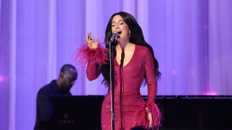 Watch Kacey Musgraves Sing Dolly Parton’s “I Will Always Love You” at the 2026 VMAs Watch Kacey Musgraves Sing Dolly Parton’s “I Will Always Love You” at the 2026 VMAs