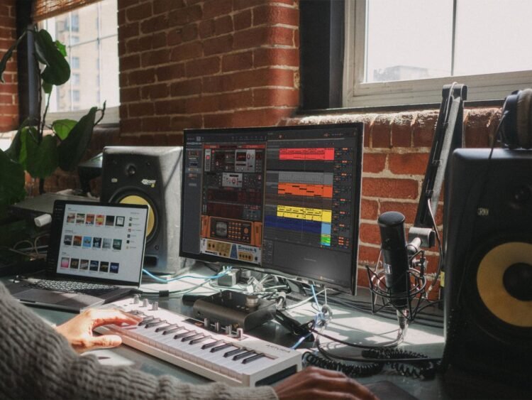 I got hands-on with Reason Free and its remarkably addictive modular patching environment