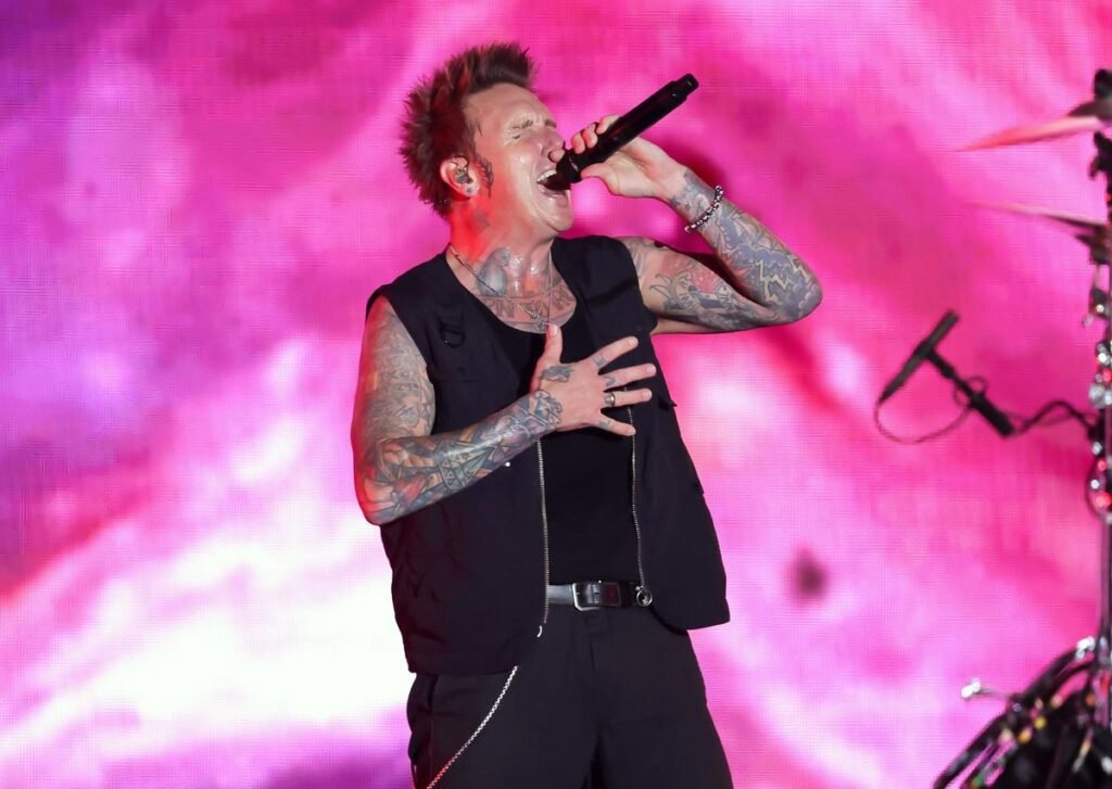 Papa Roach Bassist's Health 'Emergency' Forces Festival Exit Papa Roach Bassist's Health 'Emergency' Forces Festival Exit