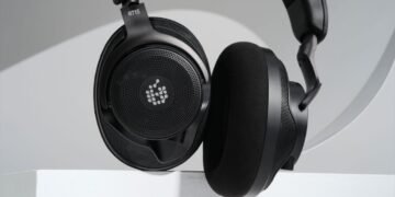 ADAM Audio’s H715 headphones feature Sonnox Calibration Suite and a dedicated Hi-Fi mode